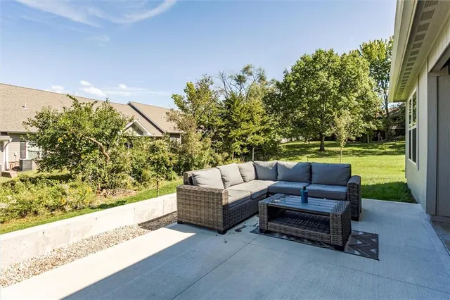 $319,000 | 1011 Redbud Drive, Paola, KS 66071