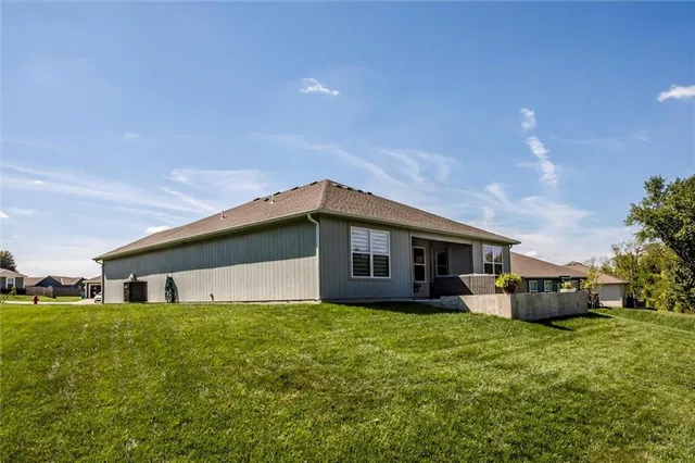 $319,000 | 1011 Redbud Drive, Paola, KS 66071