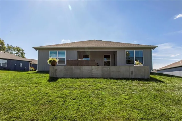 $319,000 | 1011 Redbud Drive, Paola, KS 66071