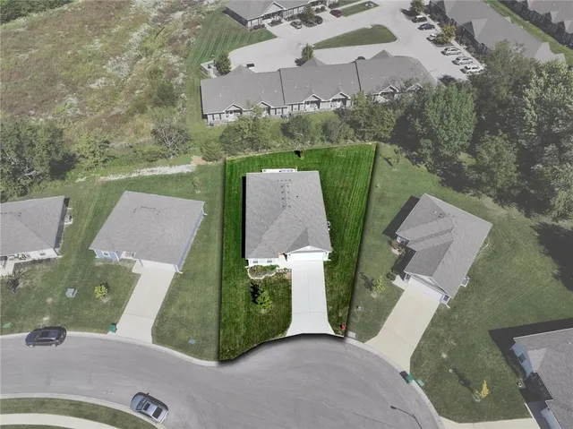 $319,000 | 1011 Redbud Drive, Paola, KS 66071