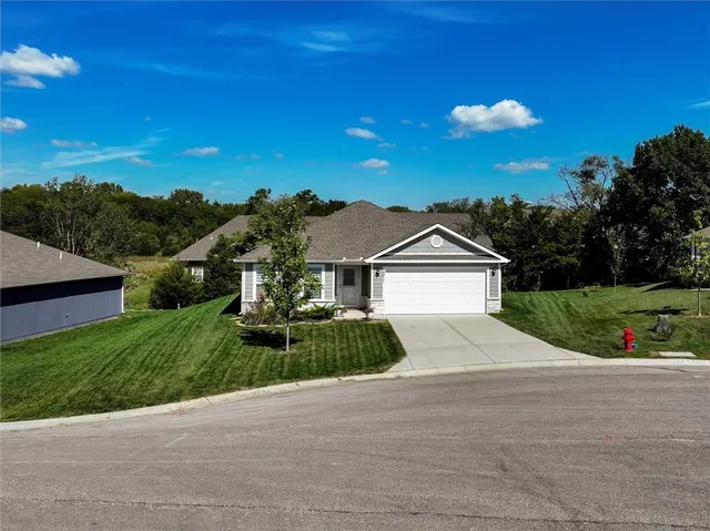 $319,000 | 1011 Redbud Drive, Paola, KS 66071