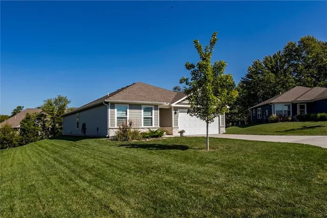 $319,000 | 1011 Redbud Drive, Paola, KS 66071