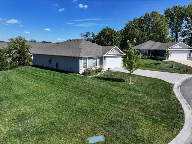 $319,000 | 1011 Redbud Drive, Paola, KS 66071