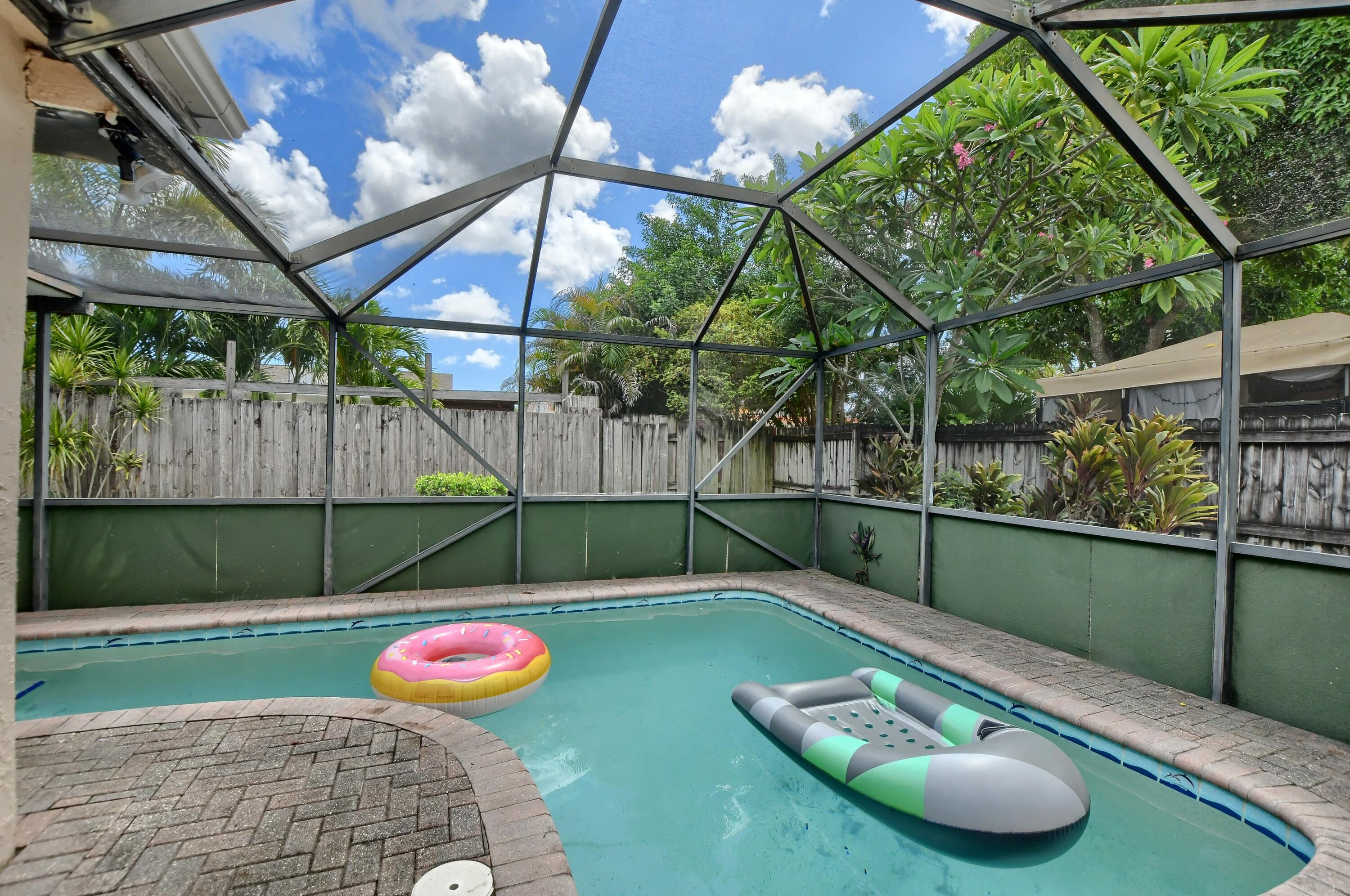 22668 Southwest 54th Way Boca Raton, FL 33433 - Photo 31 of 32 Saltwater Pool