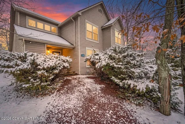 $304,000 | 183 Hawthorne Court, Tannersville, PA 18372