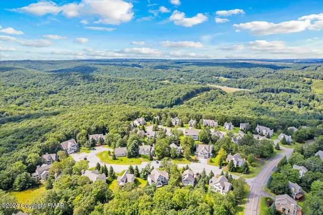 $304,000 | 183 Hawthorne Court, Tannersville, PA 18372