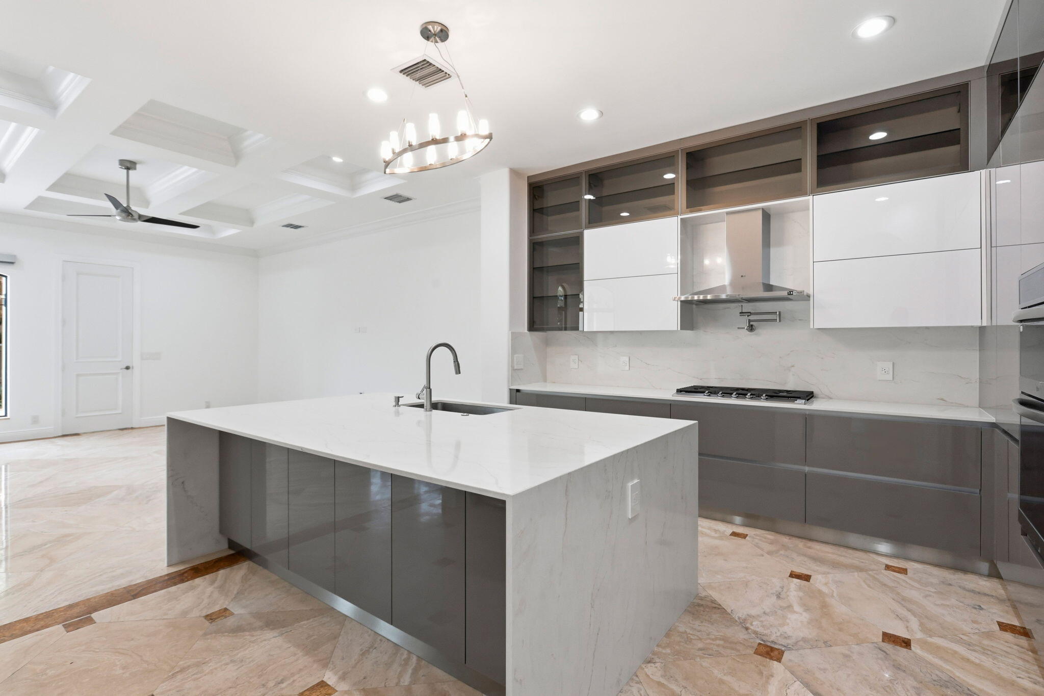 260 Northeast Wavecrest Court Boca Raton, FL 33432 - Photo 25 of 71 Kitchen