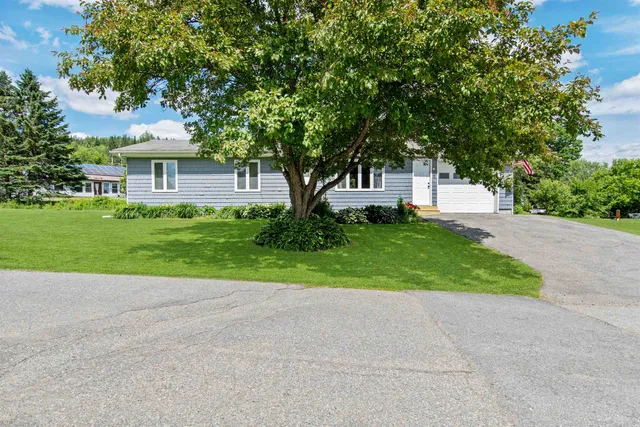 $209,900 | 30 Holmes Street, Canaan, VT 05903