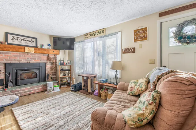 $209,900 | 30 Holmes Street, Canaan, VT 05903