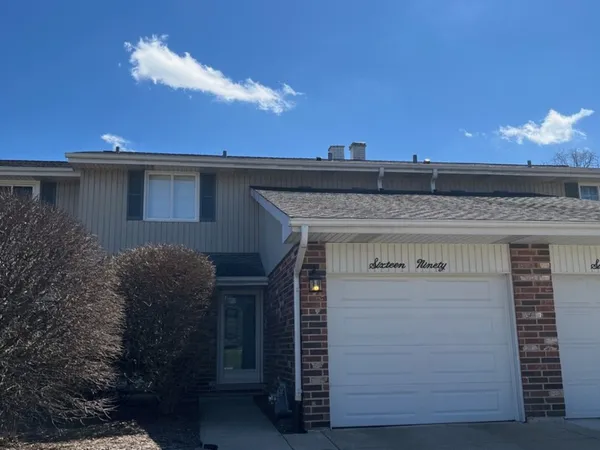 $319,900 | 1690 Darwin Court, Wheaton, IL 60189