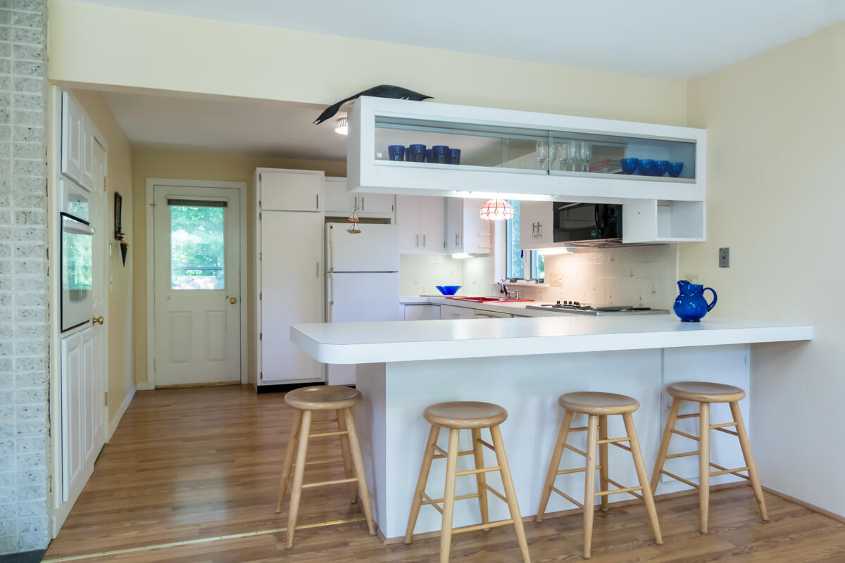 15 Cushing Briggs Road Freeport, ME 04032 - Photo 6 of 86 14-Kitchen (1 of 9)