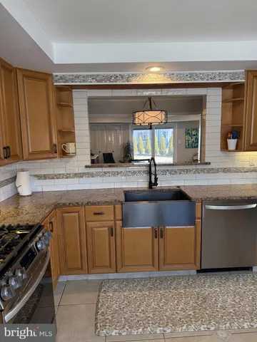 $420,000 | 630 Whittier Drive, Warminster, PA 18974