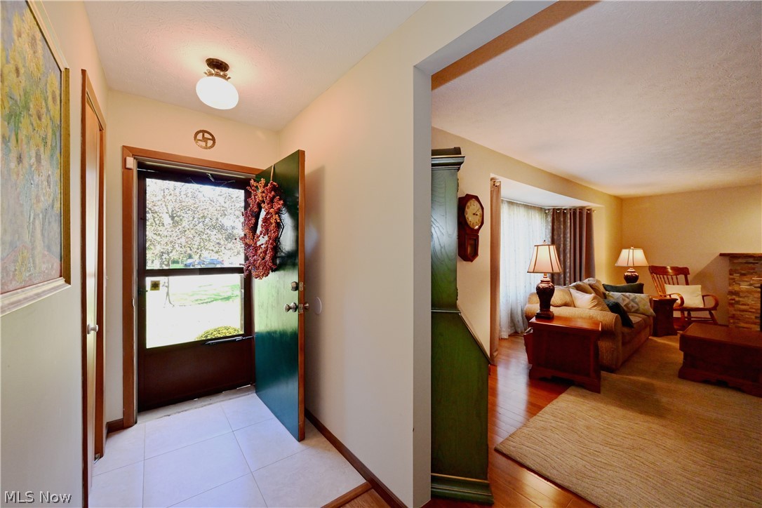 24681 Kennedy Ridge Road North Olmsted, OH 44070 - Photo 2 of 35 Gallery Image 2