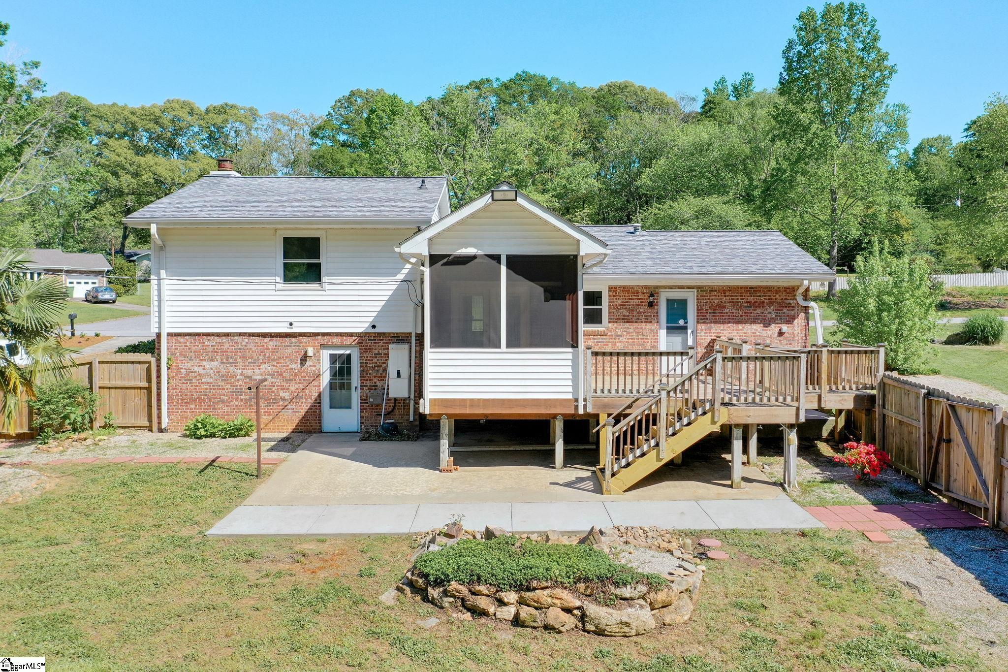 115 Montclair Road Mauldin, SC 29662 - Photo 3 of 36 Gallery Image 3