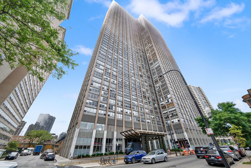 655 West Irving Park Road, Unit 2516 Chicago, IL 60613 - Photo 1 of 27 Gallery Image 1