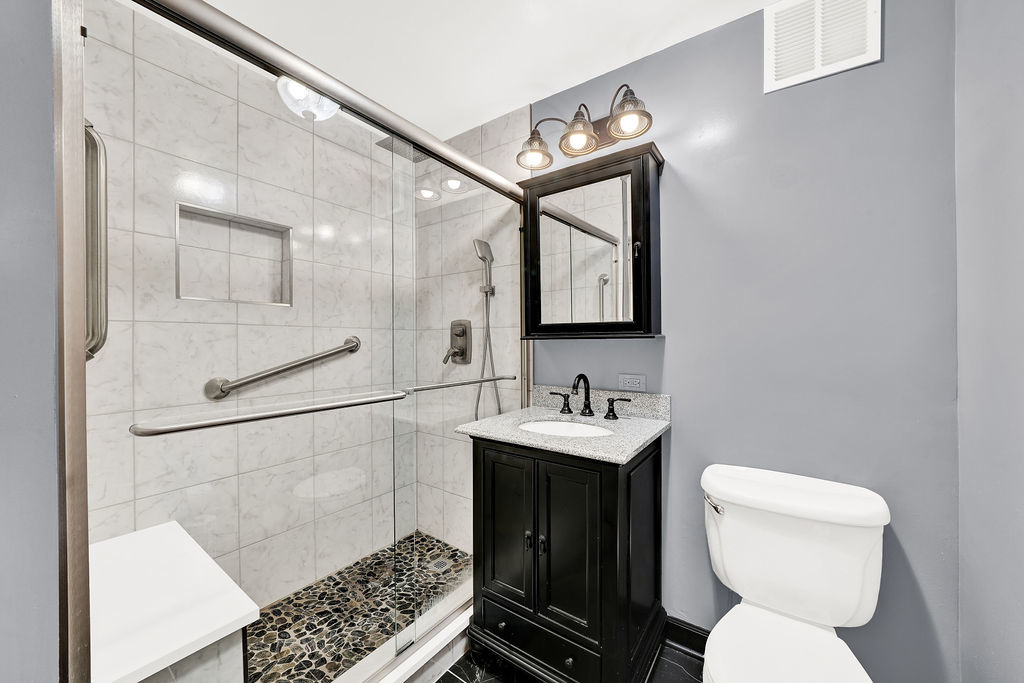 655 West Irving Park Road, Unit 2516 Chicago, IL 60613 - Photo 7 of 27 Gallery Image 7