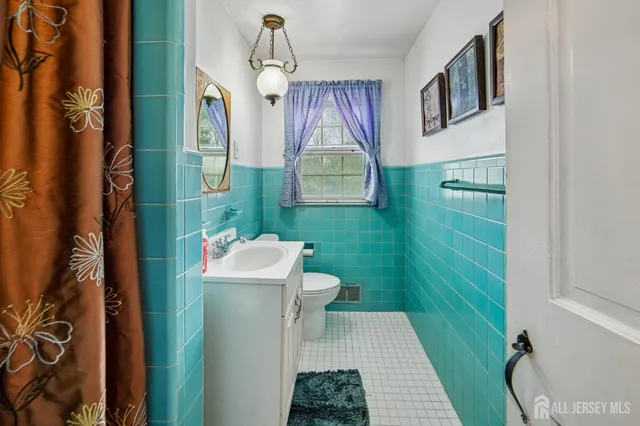 $450,000 | 539 Mountain View Terrace, Dunellen, NJ 08812