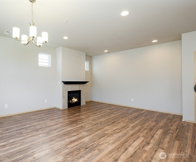 1033 Banyan Road Bremerton, WA 98310 - Photo 12 of 30