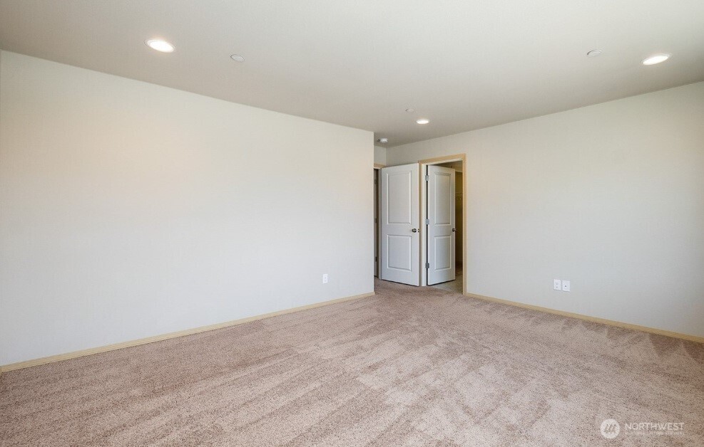 1033 Banyan Road Bremerton, WA 98310 - Photo 13 of 30