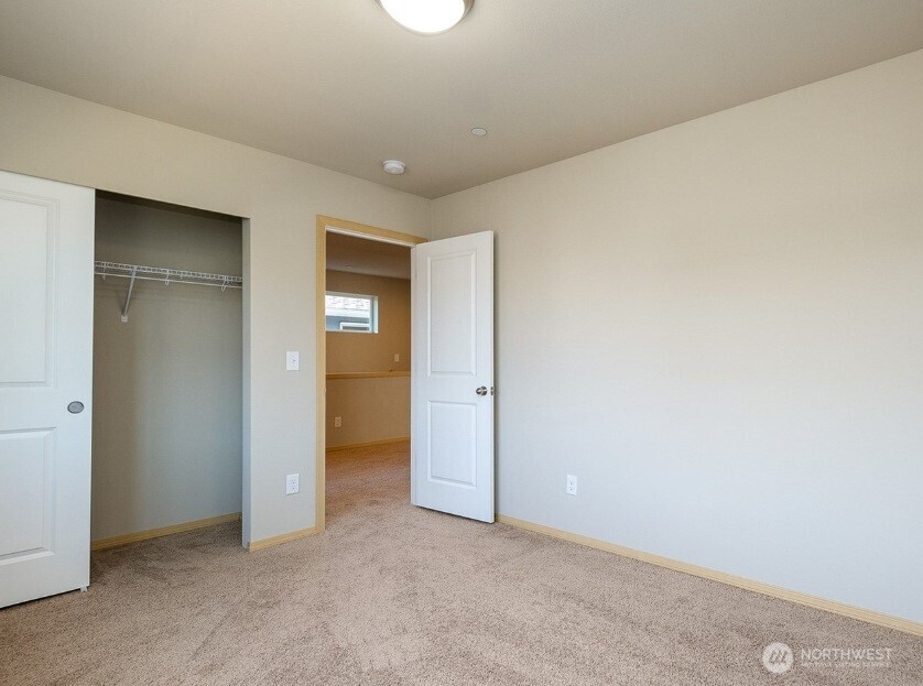 1033 Banyan Road Bremerton, WA 98310 - Photo 14 of 30