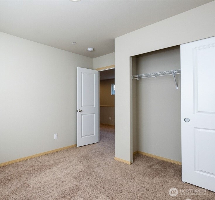 1033 Banyan Road Bremerton, WA 98310 - Photo 17 of 30