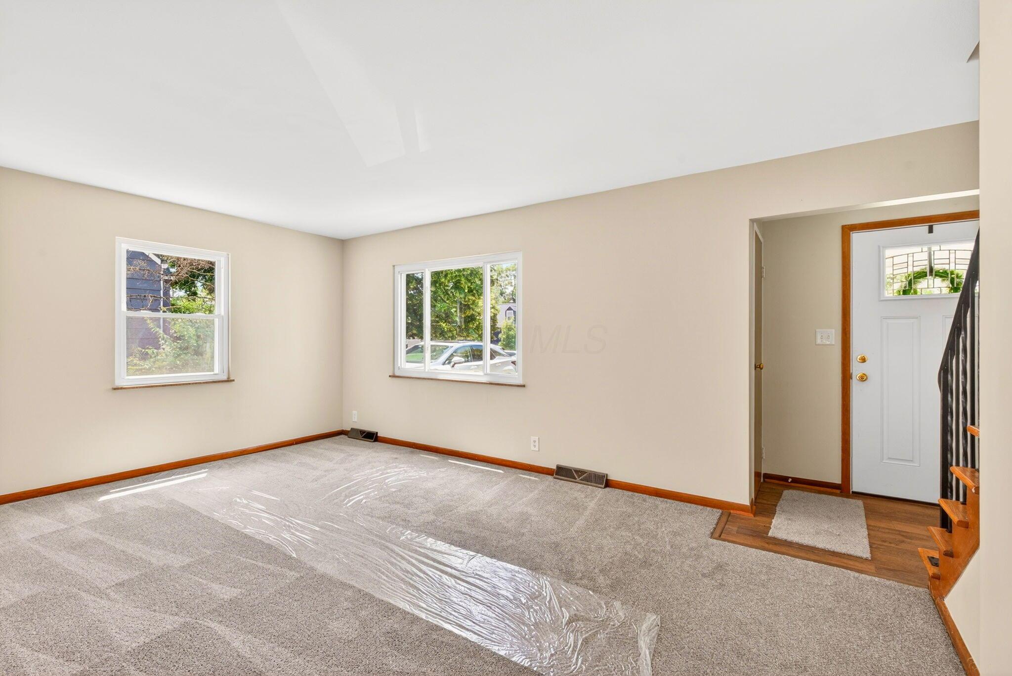 220 South Ashburton Road Columbus, OH 43213 - Photo 8 of 43