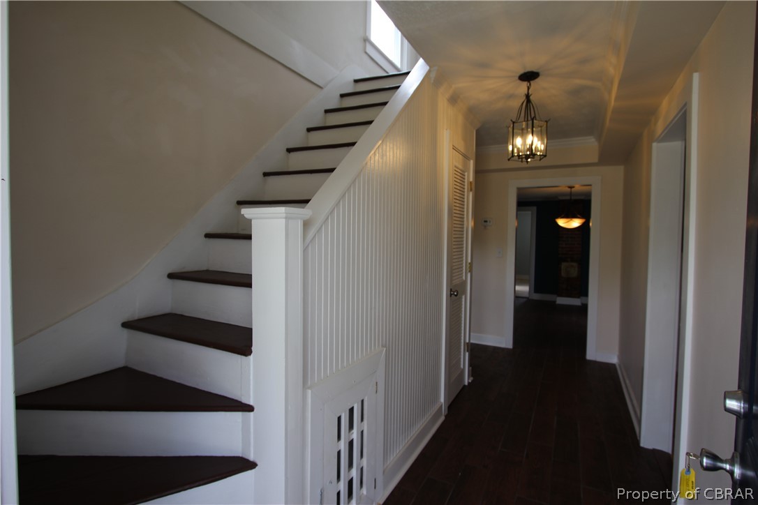 196 Sandy Road Diggs, VA 23045 - Photo 4 of 41 Foyer