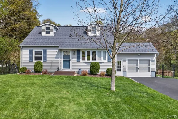 $315,000 | 101 Broadmoor Drive, Camillus, NY 13031