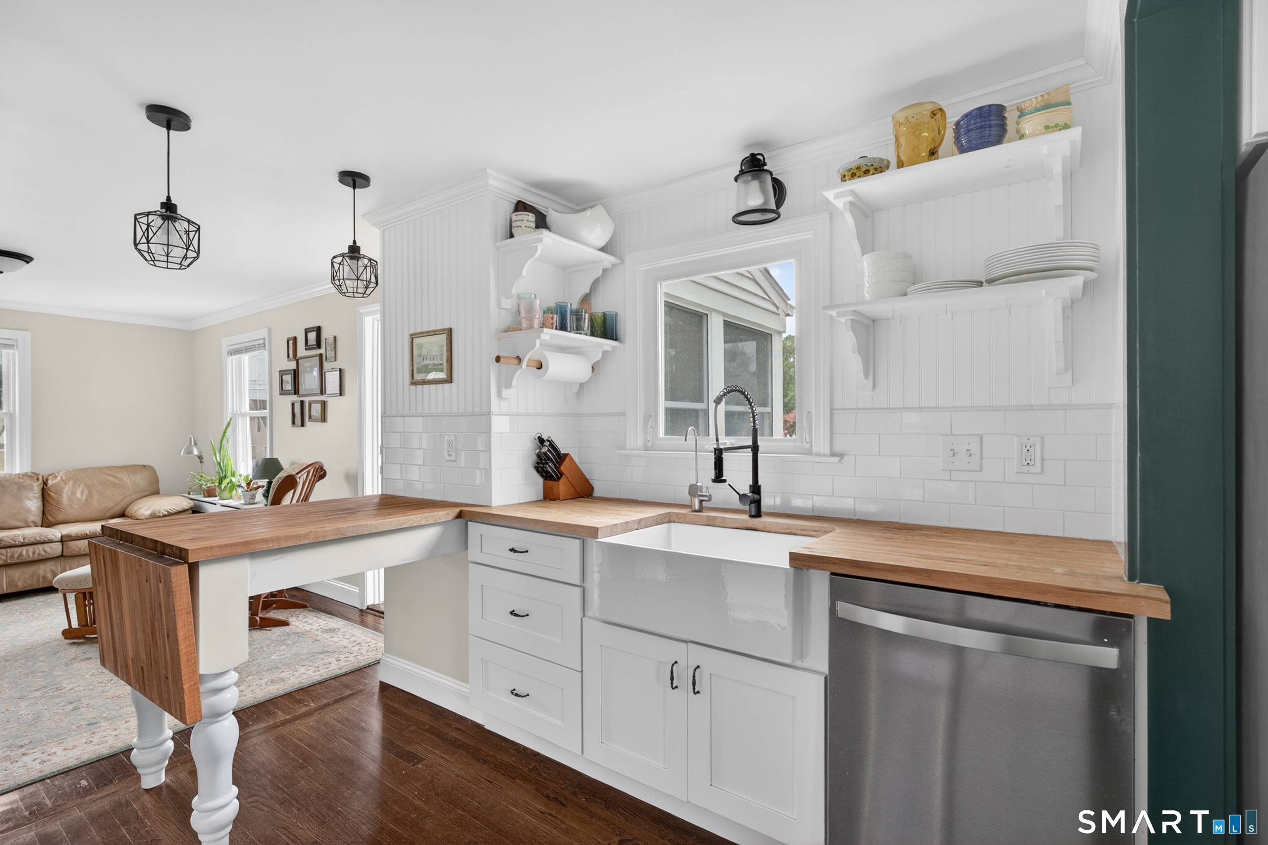 33 Sinclair Street Windsor, CT 06095 - Photo 2 of 27 Open concept kitchen.