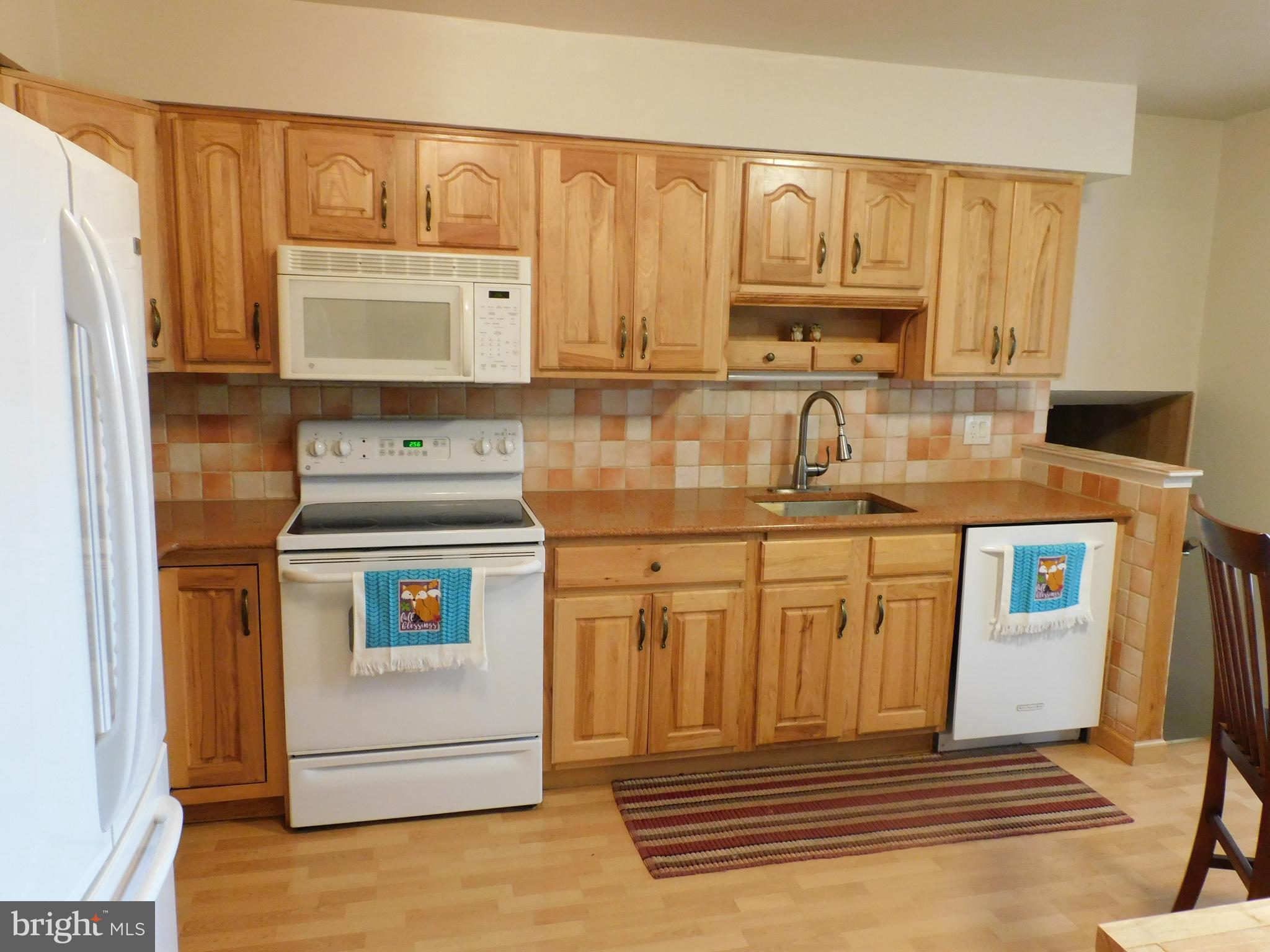 473 Pinewood Road Philadelphia, PA 19116 - Photo 14 of 38 Gallery Image 14