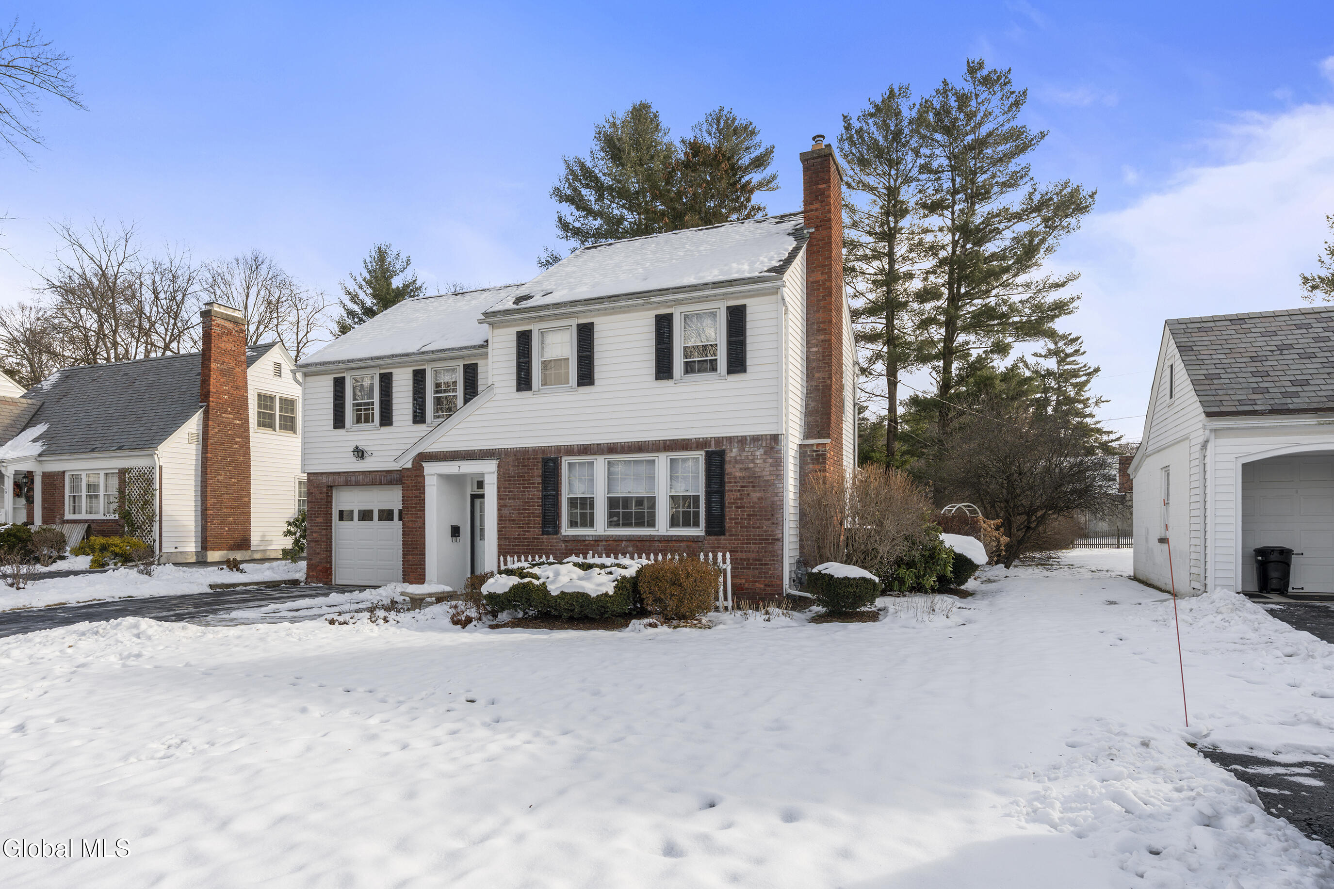 002-7-Clarendon-Road-Albany-NY-12203