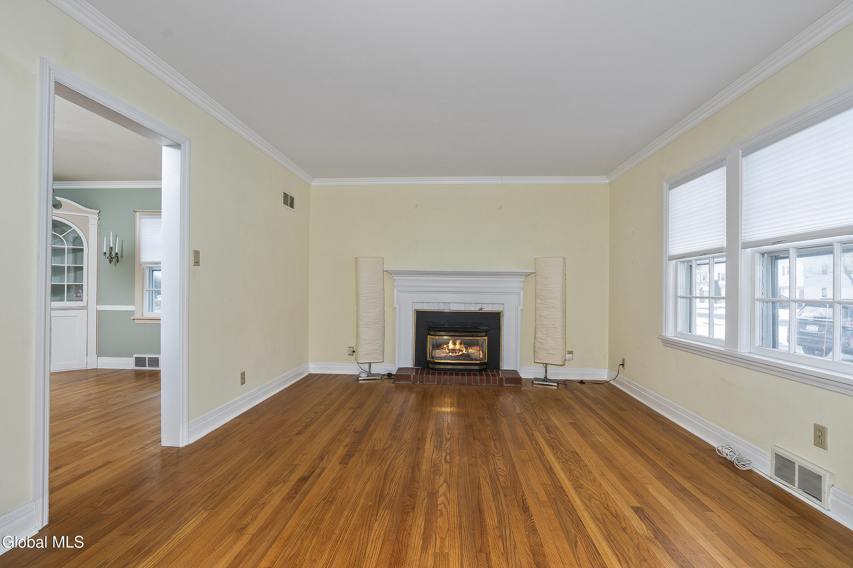 7 Clarendon Road Albany, NY 12203 - Photo 4 of 57 010-7-Clarendon-Road-Albany-NY-12203