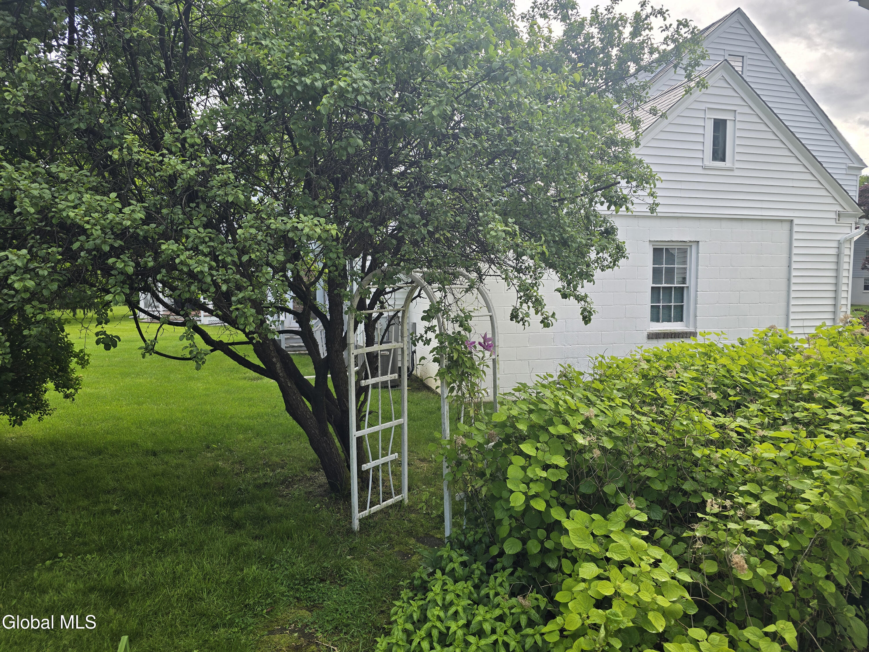 7 Clarendon Road Albany, NY 12203 - Photo 46 of 57 20250525_172918