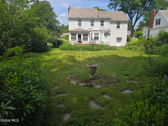 $340,000 | 7 Clarendon Road, Albany, NY 12203