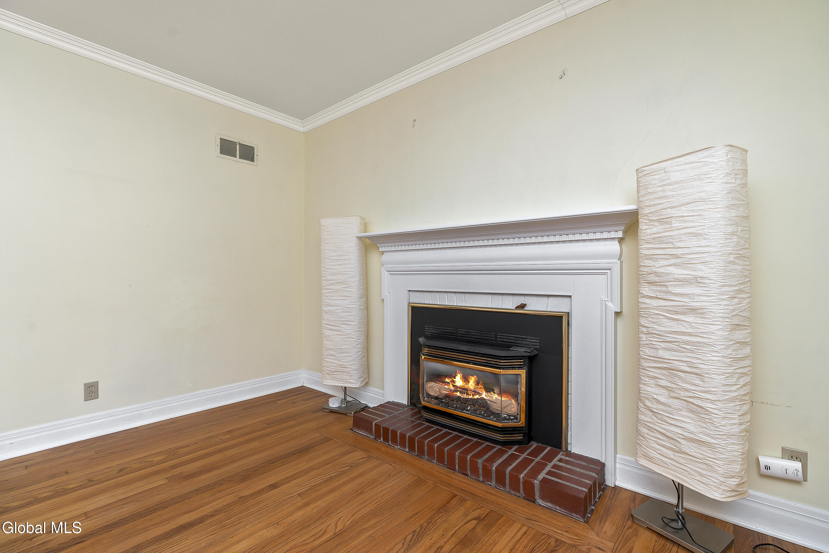 7 Clarendon Road Albany, NY 12203 - Photo 6 of 57 011-7-Clarendon-Road-Albany-NY-12203