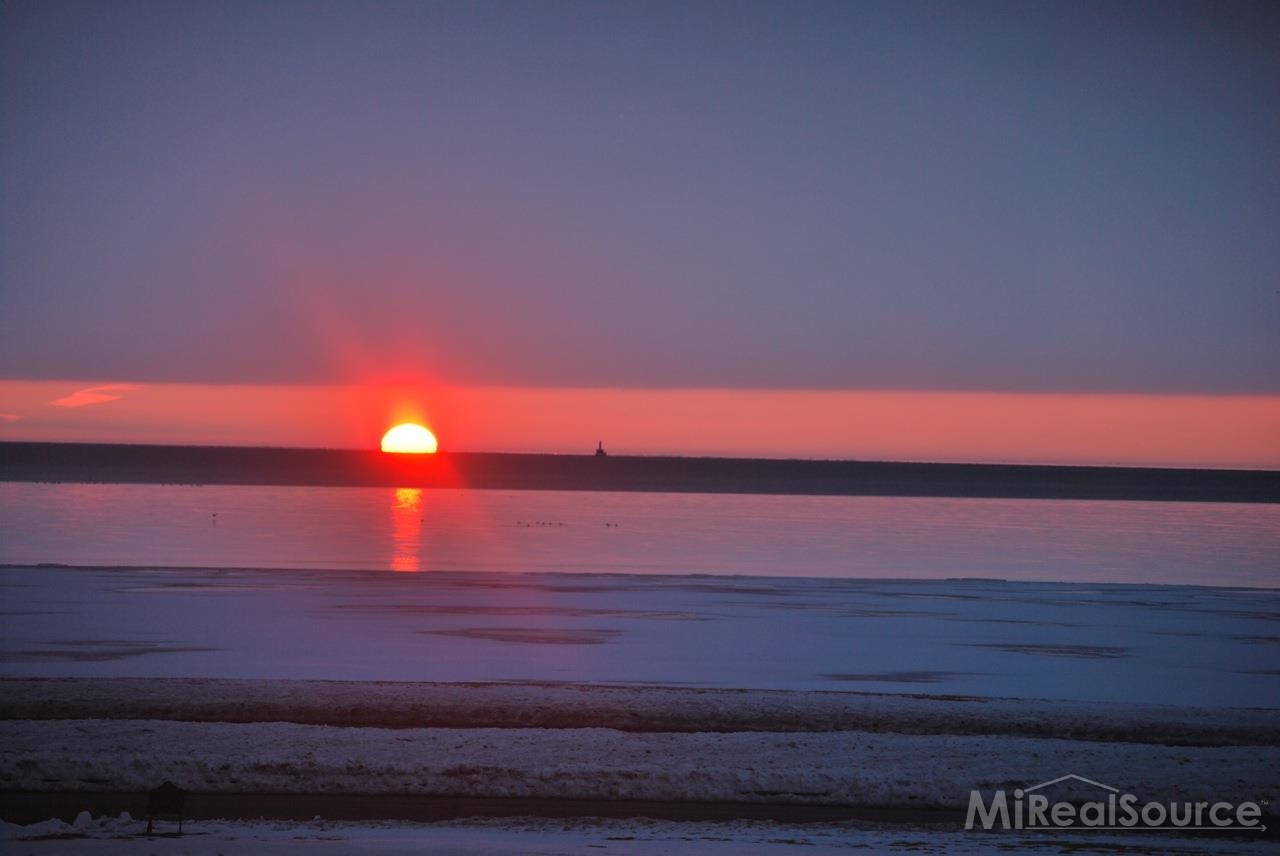 571 Lake Shore Road Grosse Pointe Shores, MI 48236 - Photo 38 of 43