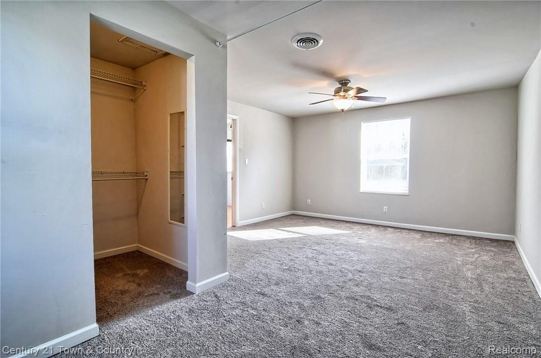 690 Pleasant Ridge Lake Orion, MI 48362 - Photo 15 of 30 Master_Bedroom_2nd_View.jpg