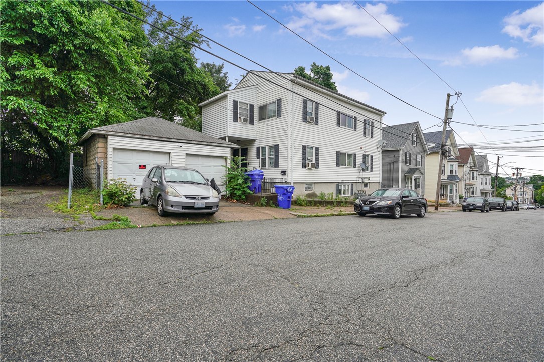 39 Highland Street Pawtucket, RI 02860 - Photo 2 of 29