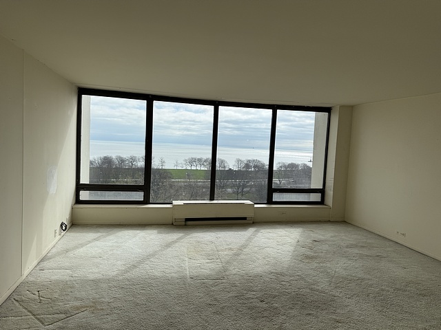 5445 North Sheridan Road, Unit 1104 Chicago, IL 60640 - Photo 2 of 9