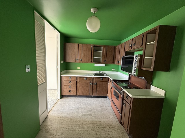 5445 North Sheridan Road, Unit 1104 Chicago, IL 60640 - Photo 5 of 9