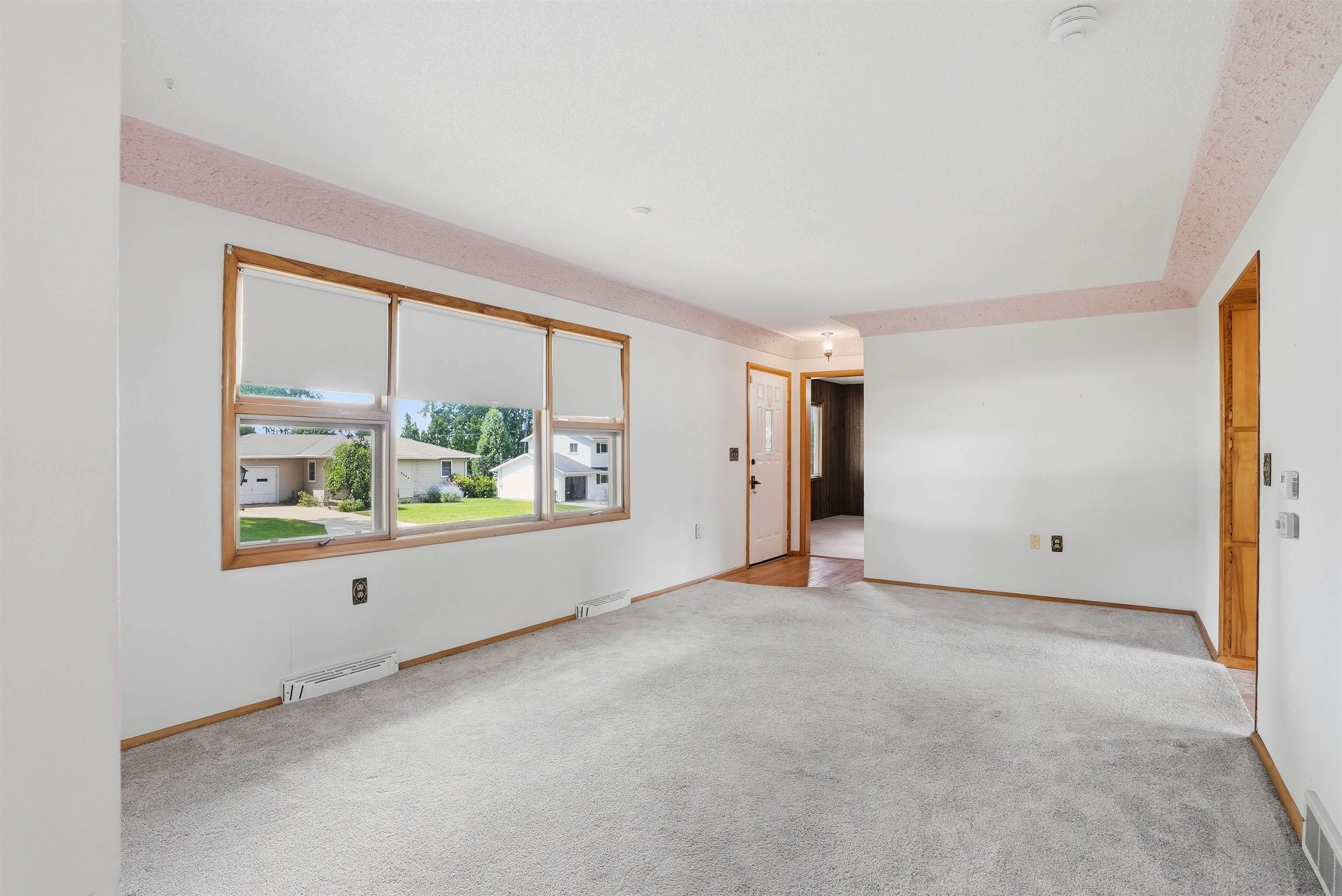 2571 Kate Street Waterloo, IA 50701 - Photo 11 of 31 Gallery Image 11