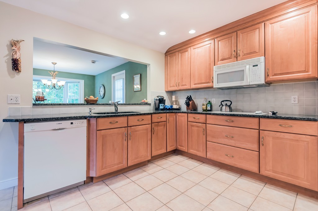 5 Sevilla Road Andover, MA 01810 - Photo 8 of 30