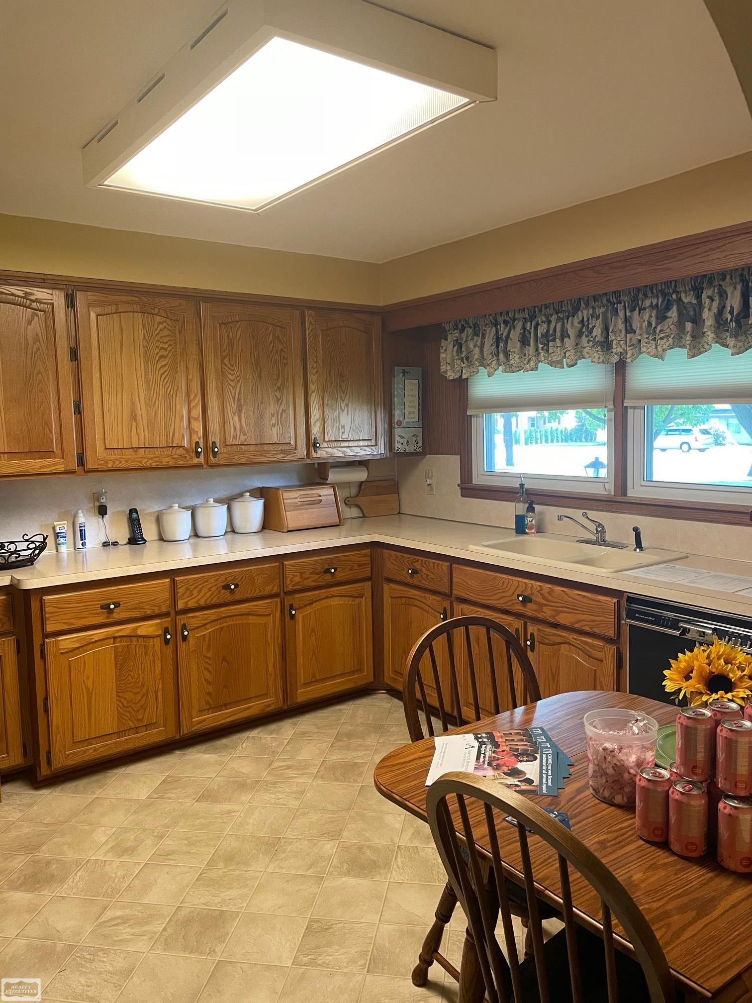 18385 21 Mile Road Macomb, MI 48044 - Photo 13 of 44 50086088-12.JPG