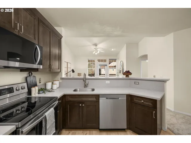 $314,000 | 1231 Northeast Horizon Loop, Unit 208, Hillsboro, OR 97124