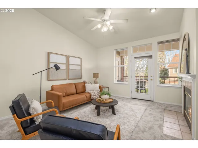 $314,000 | 1231 Northeast Horizon Loop, Unit 208, Hillsboro, OR 97124