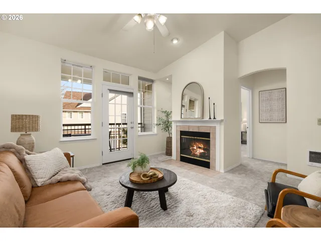 $314,000 | 1231 Northeast Horizon Loop, Unit 208, Hillsboro, OR 97124