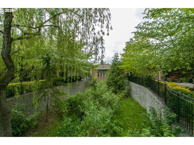 $314,000 | 1231 Northeast Horizon Loop, Unit 208, Hillsboro, OR 97124