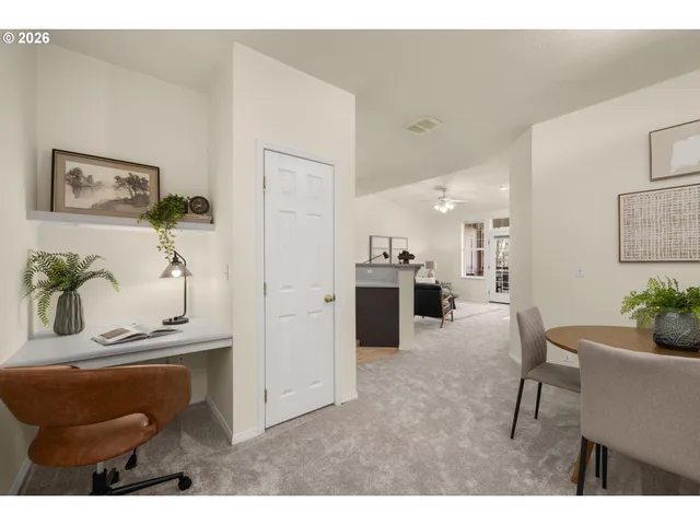 $314,000 | 1231 Northeast Horizon Loop, Unit 208, Hillsboro, OR 97124