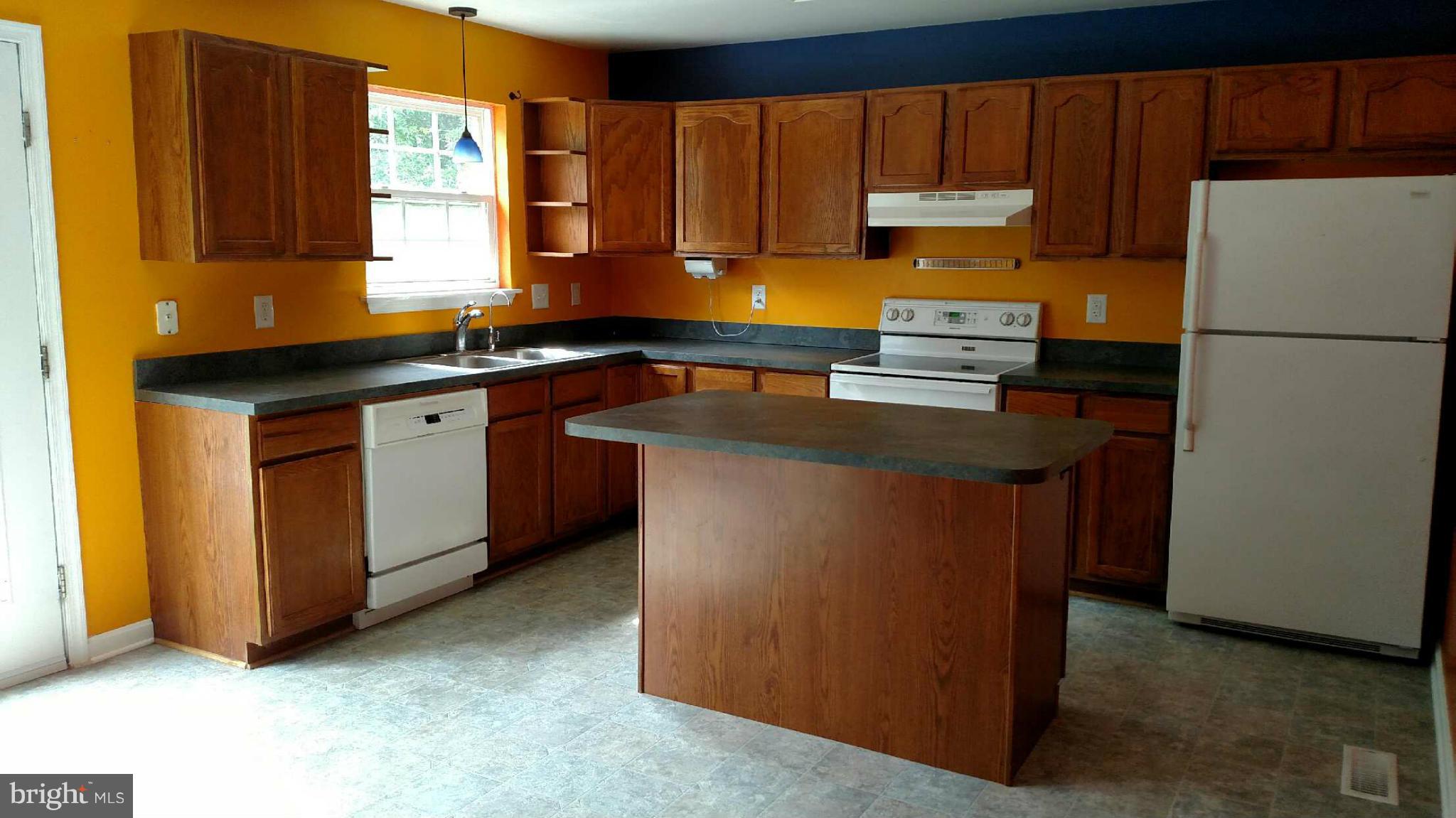 17617 St Inigoes Road St. Inigoes, MD 20684 - Photo 3 of 14 Kitchen