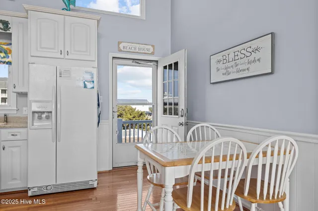 $1,075,000 | 2106 Ocean Drive, Emerald Isle, NC 28594